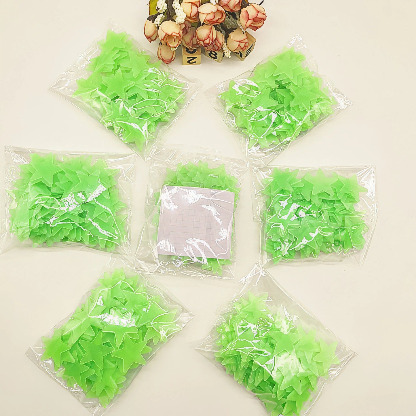 100 Green Small Stars, Easy To Peel and Paste, Suitable for Meteor Room Decoration, Bedroom Decoration, Luminous Decoration