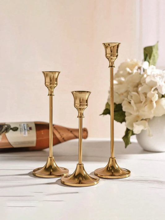 Metal Candle Holders Vintage Candlestick for Party Wedding Decoration Anniversary European Style Old Ornaments for Home Hotel