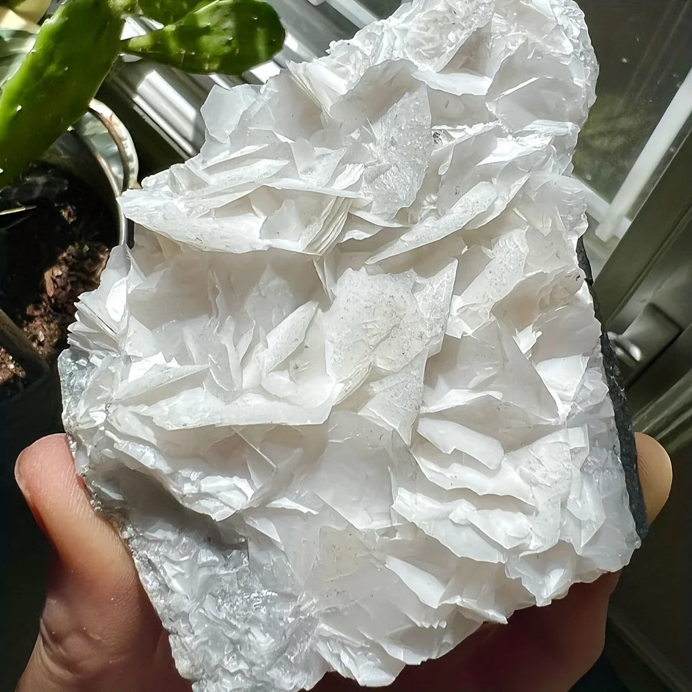 1pc 200-300g White Rose Calcite Mineral Speciman UV Reaction Under UV Light Home Decoration Valentine's Day Gift